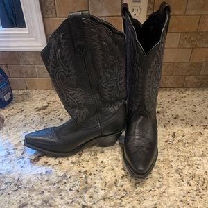 Women’s black cowboy boots